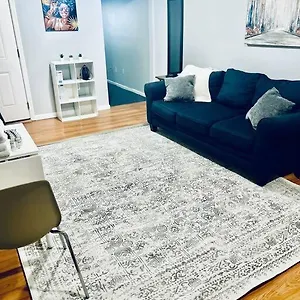 Entire 2-bed Private - Ewr/nyc/outlet Mall Apartment