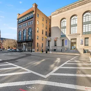 Downtown Urban Apt/ewr/nyc/dream Mall/prud Ctr Apartment